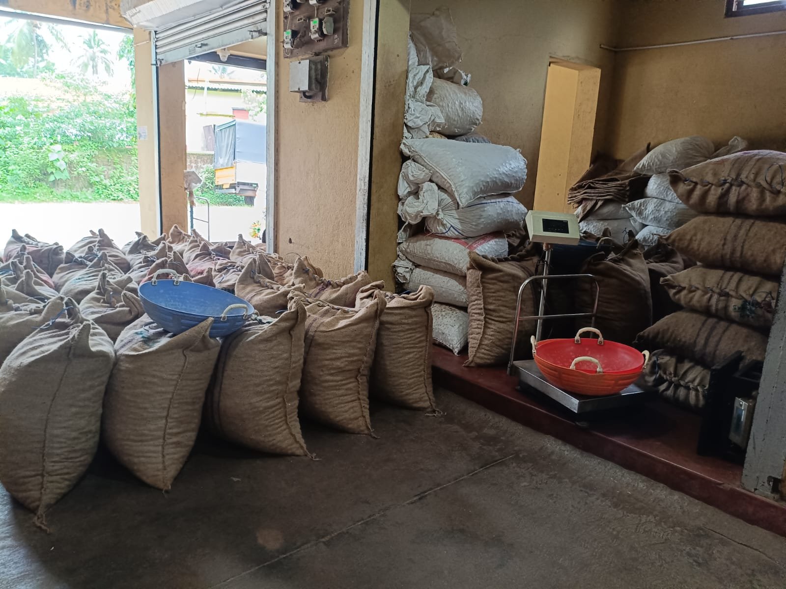 Naravi Traders