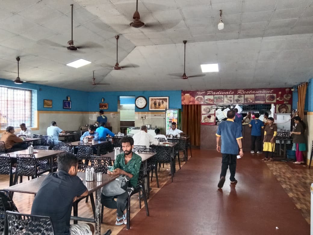 ನ್ಯೂ ಪಡಿವಾಳ್ ಹೋಟೆಲ್ image 1