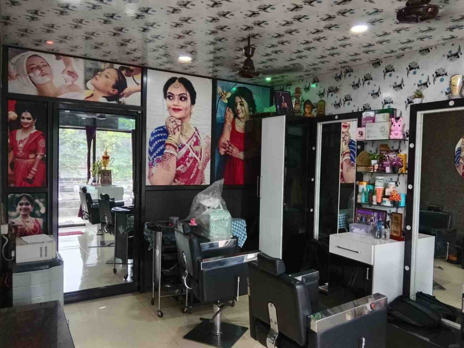 Janani ladies beauty parlour image 1