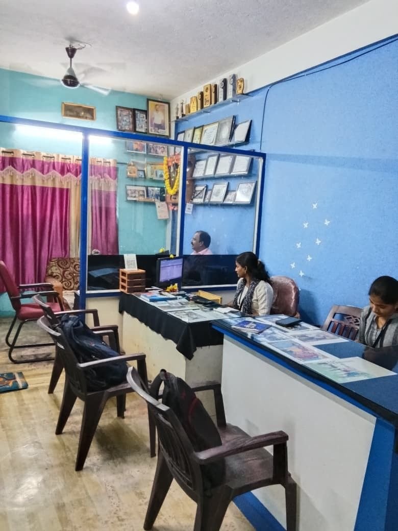 KALLARI  COMMUNICATION  THE  COMPLETE  SOLUTION image 1