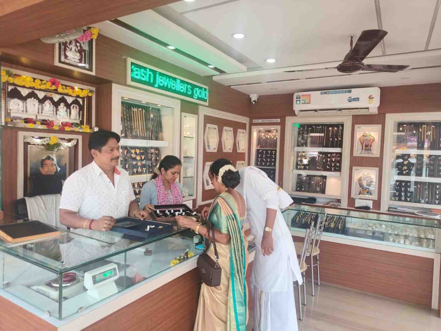 Prakash jewellers image 1