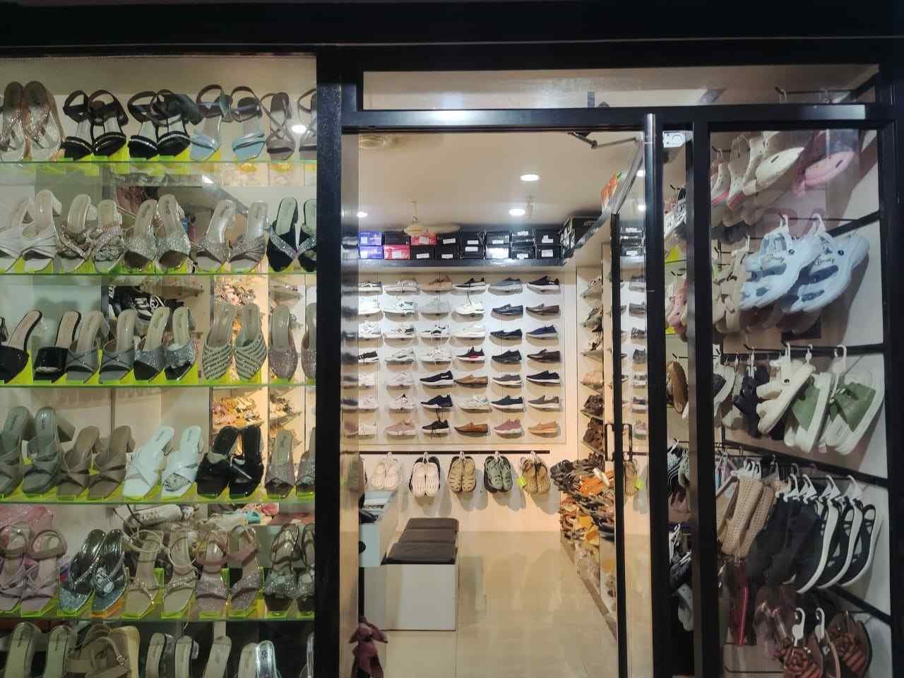 HONEST    FOOTWEAR image 1