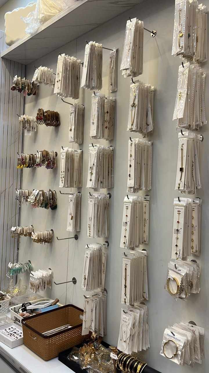 Iyan   Craft   &  Jewellery  image 1